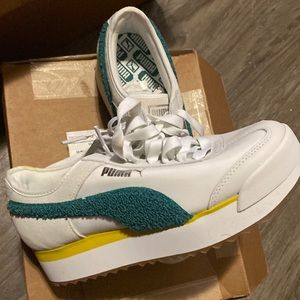 NIB platform Puma sneakers